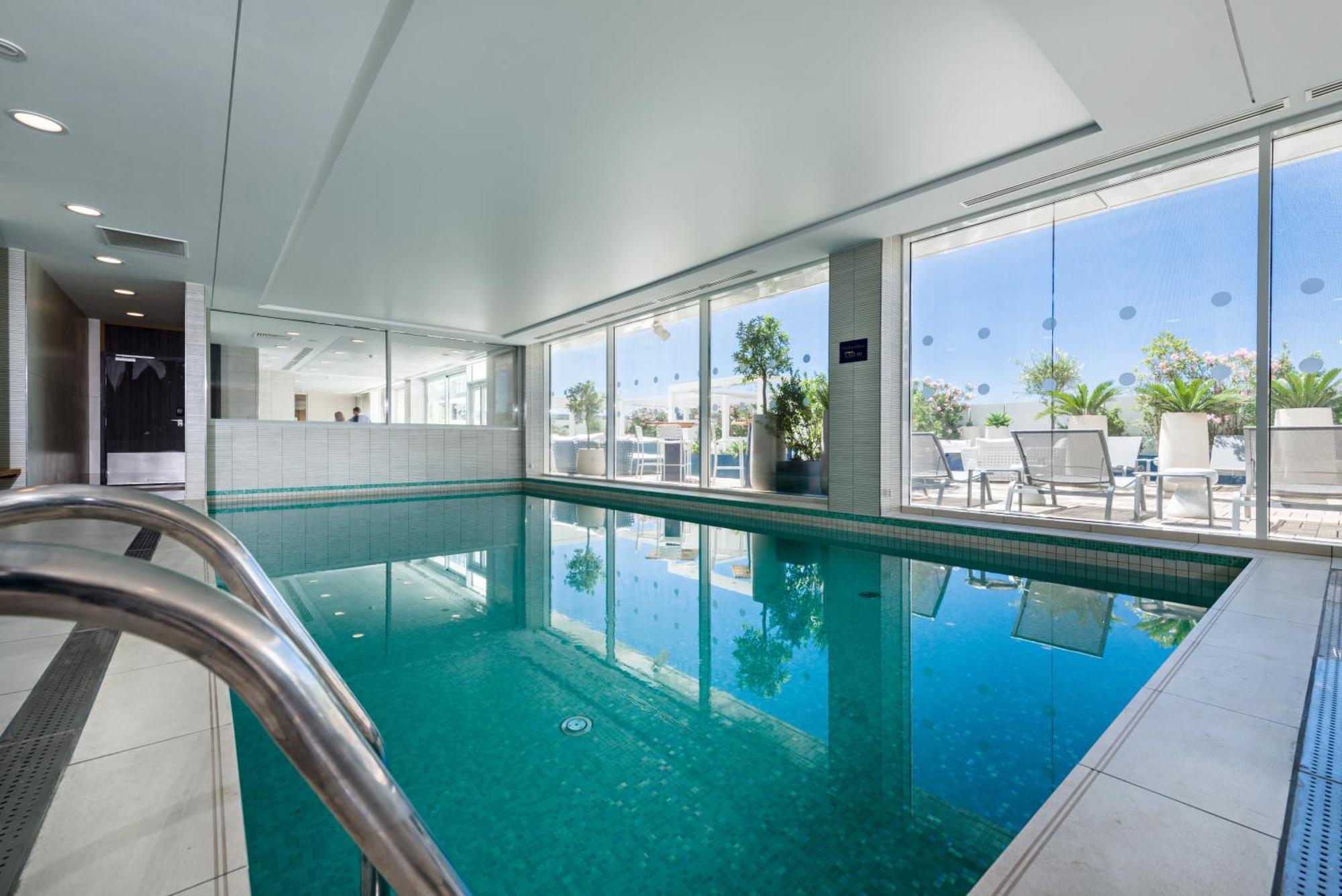 Golden Tulip Marseille Euromed Otel Dış mekan fotoğraf