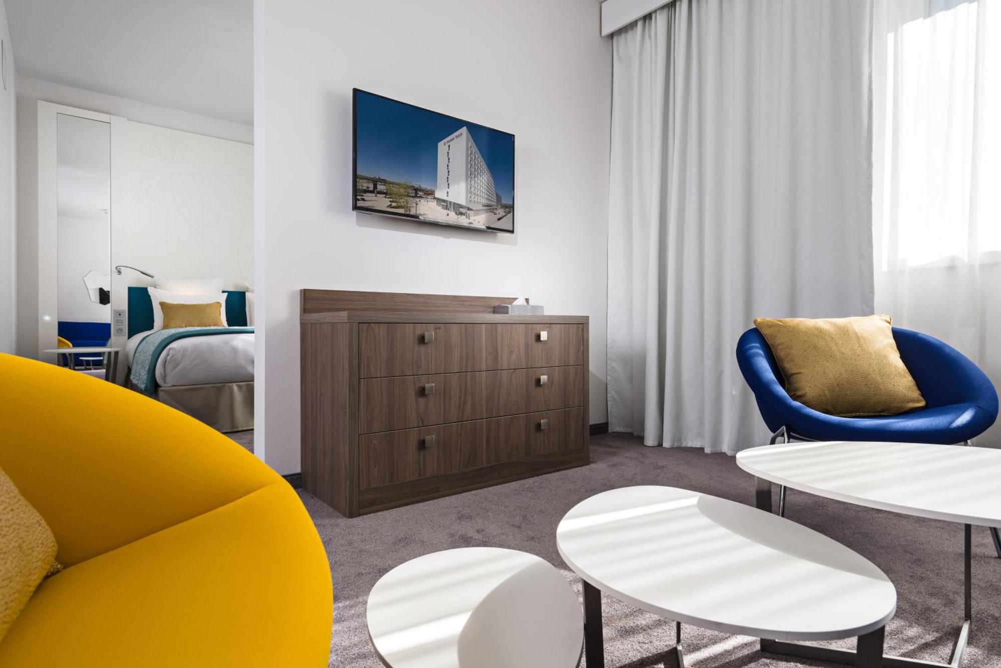 Golden Tulip Marseille Euromed Otel Dış mekan fotoğraf
