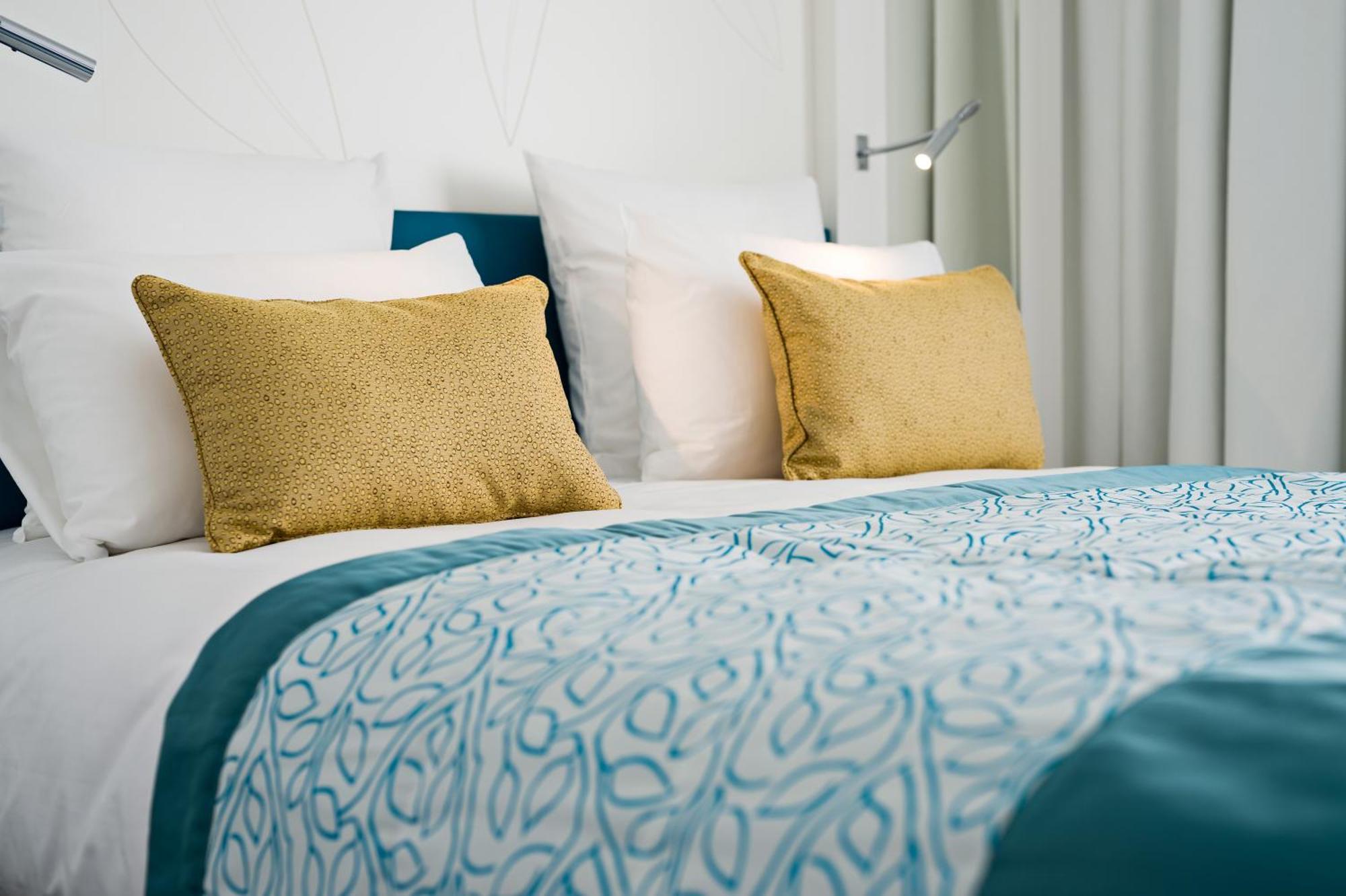 Golden Tulip Marseille Euromed Otel Dış mekan fotoğraf